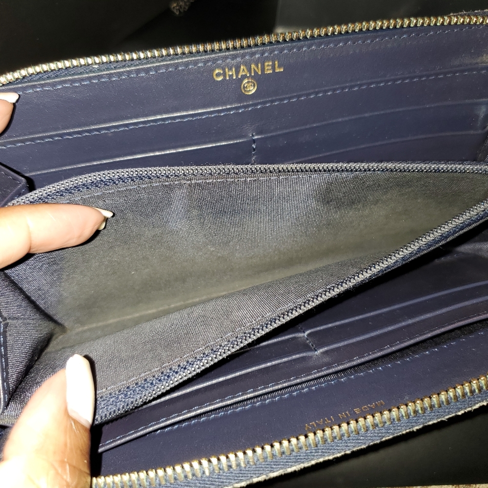 Authentic Chanel Paris Denim Zip Around wallet. FULL INCLUSION - Picture 10 of 12